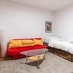Balkon, Waschmaschine, Tv, Einzelbetten, Nahe Voelkerschlachtsdenkmal